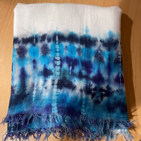 Steve Madden White and Blue Uni Scarf - Picture 3 of 7